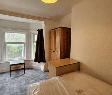 6 bedroom terraced house to rent - Photo 3