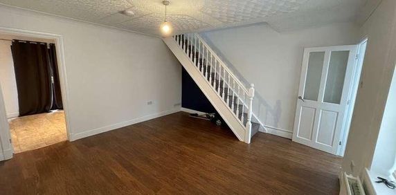 Maes Maddock, Gorseinon, Swansea, SA4 - Photo 2