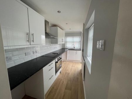 2 bedroom terraced house to rent - Photo 5