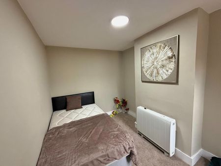 1 Bed Flat, Curzon Street, RG30 - Photo 5