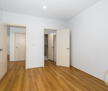 First Floor Apartment with A&sol;C Located in CBD - Photo 6