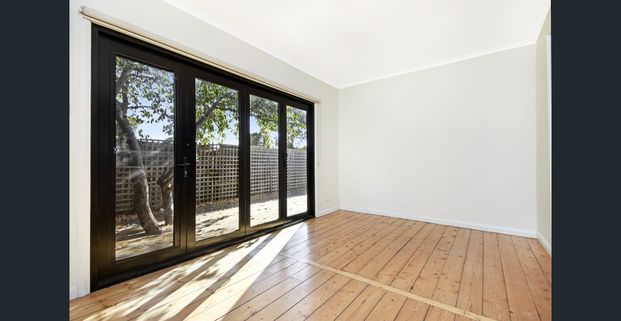 Charming Family Home! - Photo 1