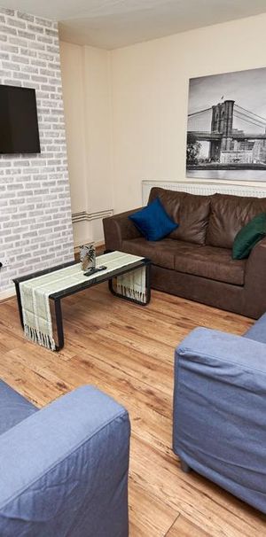 5 bedroom maisonette to rent - Photo 1