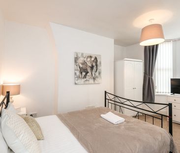 6 Bed Terraced House, Elmbank Road, L18 - Photo 1