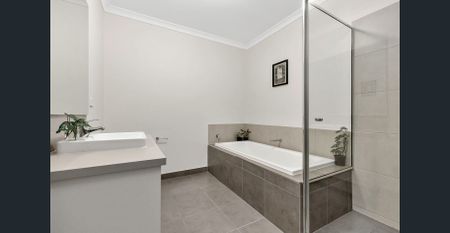 Perfectly Located 3-Bedroom Family Home!! - Photo 4