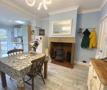 2 bedroom terraced house to rent - Photo 4