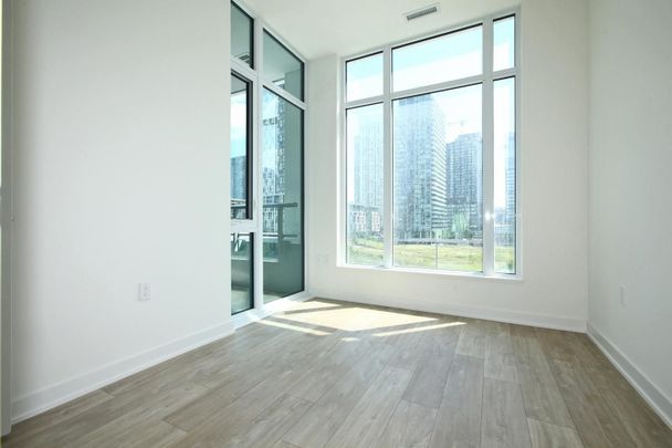 For Lease - 27 BATHURST Street Unit# 404W, Toronto, Ontario - Photo 1