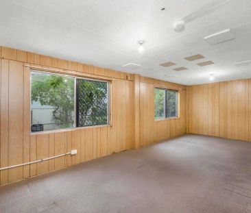 “Highset house with a large yard in Wacol” - Photo 4