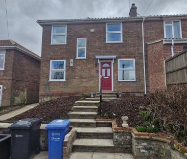 1 bedroom in a house share to rent - Photo 2