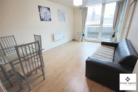 1 Bedroom Flat/Apartment To Let - Photo 4