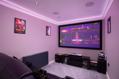 5 bedroom detached house to rent - Photo 3