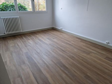 A LOUER AVRILLE VAL D'OR - Appartement type 5 situé ... - Photo 4