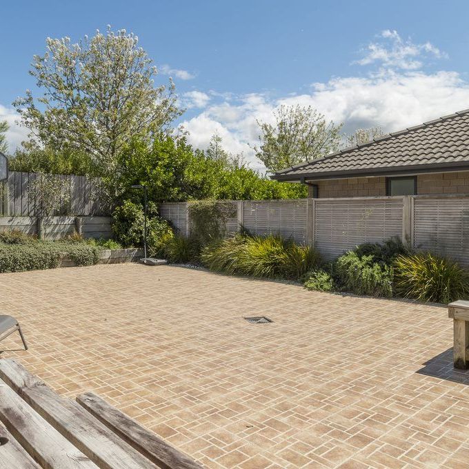 Spacious home in sought after location - Photo 1