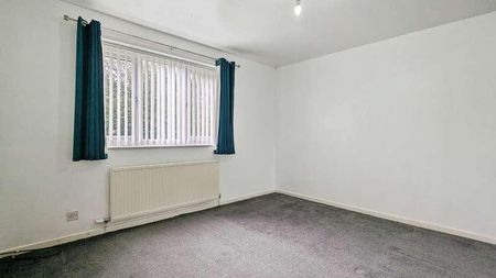 Oldham Road, Royton, OL2 - Photo 4