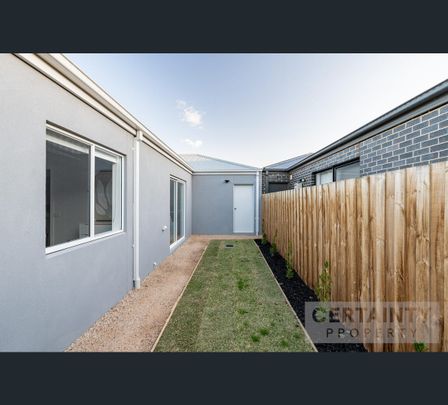 48 Metroon Drive, Weir Views, Vic 3338 - Photo 1