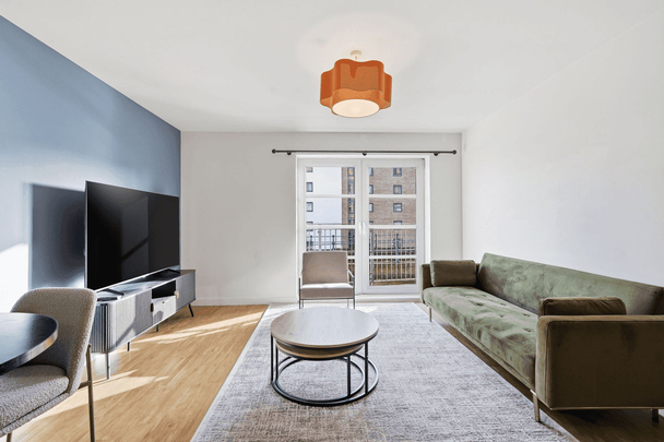 Commercial Road, London, E14 - Photo 1