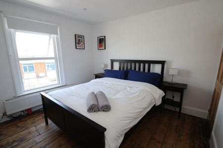 2 bedroom terraced house to rent - Photo 3