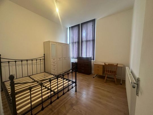 4 bedroom flat to rent - Photo 1