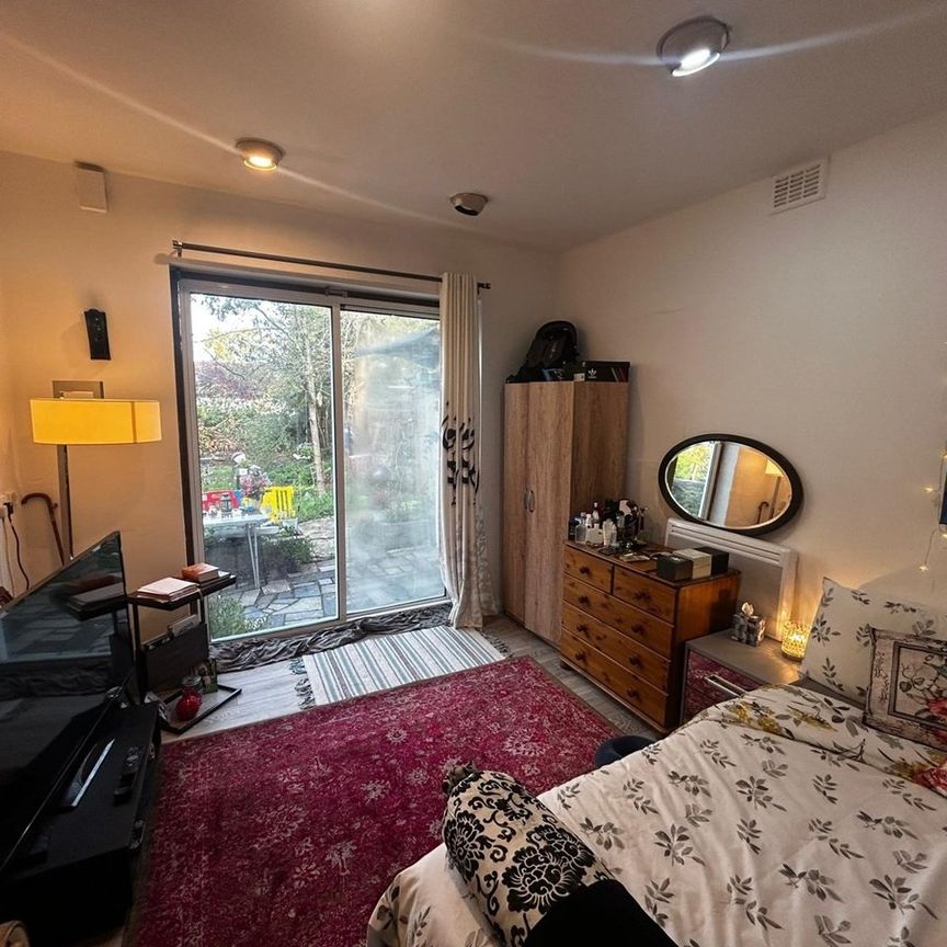 1 Bed Flat, London, N3 - Photo 1