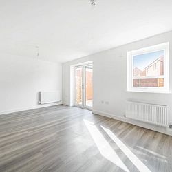 Dragon Way, Sturry, Canterbury, CT2 0HN, Kent - Photo 2