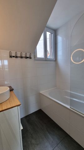 Location Appartement 3 pièces 47m² - Photo 3