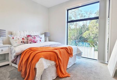 MANGERE BRIDGE, 3 BEDROOMS - Photo 4