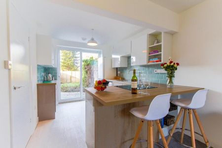 2 bedroom flat to rent - Photo 4