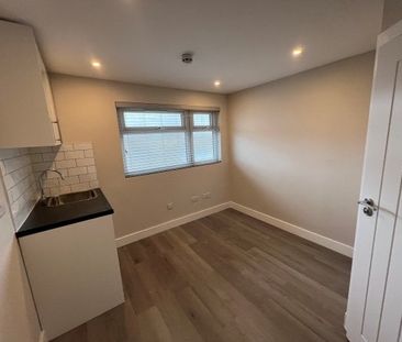 horely 0 bedroom house share to rent - Photo 1