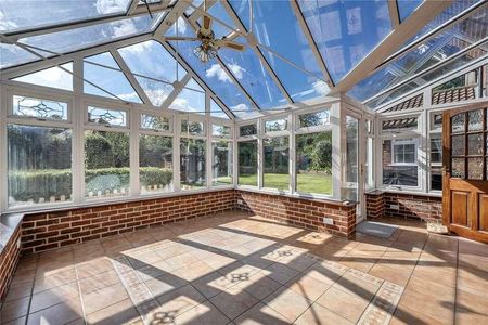 Cedar Close, Tadley, Hampshire, RG26 - Photo 5