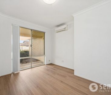 New feels to large family home in Seville Grove! - Photo 4