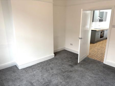 2 bedroom end of terrace house to rent - Photo 5