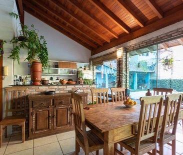 Linda casa de 4 dormitórios, sendo 2 suítes, no bairro Tristeza - C... - Foto 6
