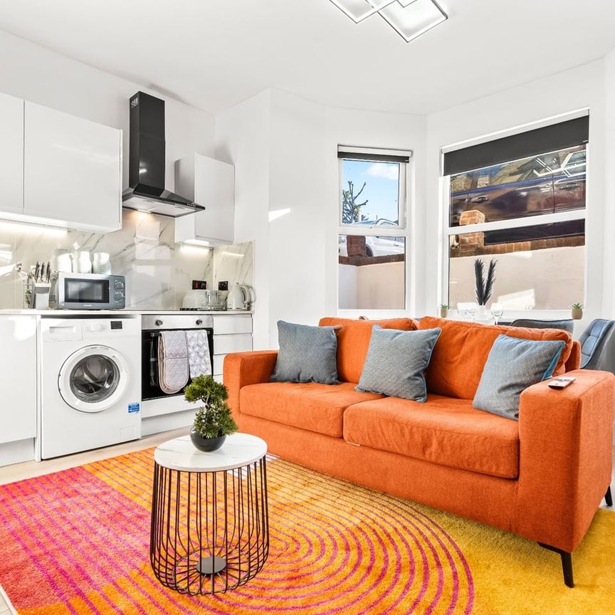 4 Bed Flat, Willesden Lane, NW6 - Photo 1