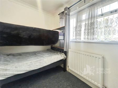 Sutton Road, Camberley, Surrey, GU15 4AH - Photo 4