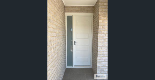 6-Month lease for 3 Bedroom Home in a Great location! - Photo 1