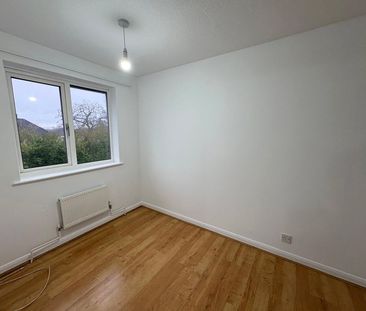 Brindle Close, Aldershot, Hampshire, GU11 - Photo 3