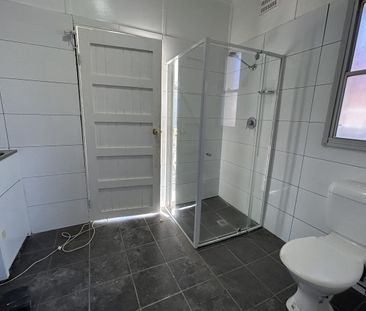 Three Bedroom Family Home! - Photo 2