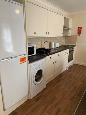 2 bedroom house share to rent - Photo 1