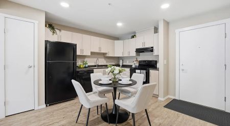 Two Bedroom One Bath - Photo 3