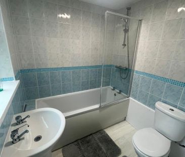 1 bedroom in a house share to rent - Photo 4