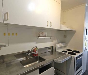 Tidy Apartment in Prime Location - Photo 1