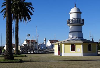 Apartamento T2 Mobilado na Praia da Barra.