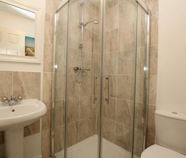 4 bedroom terraced house to rent - Photo 6