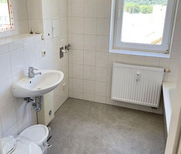 Zum WohlfÃ¼hlen! Individuelle Dachgeschosswohnung mit moderner EBK! - Photo 6