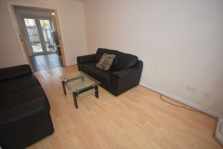 Chorlton Road, Hulme, Manchester. M15 4AU. - Photo 4