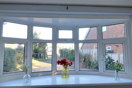 3 bedroom semi-detached house to rent - Photo 4