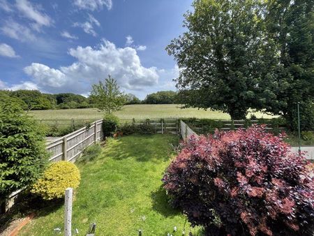 4 bedroom detached house to rent - Photo 5