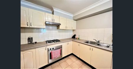 COMFORTABLE LIVING ON THE GROUND FLOOR - Photo 3