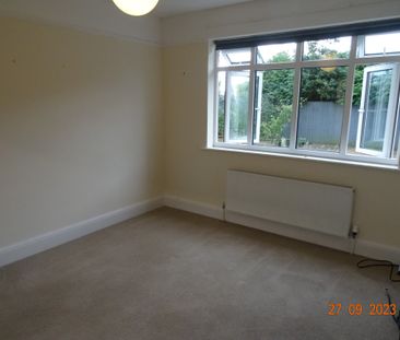 3 bedroom family home to let in Bradford on Avon - Photo 1