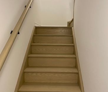 For Lease - 19 Pumpkin Corner Crescent, Barrie, Ontario - Photo 2